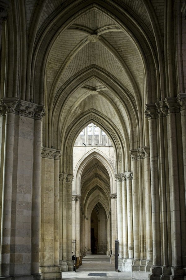 Quelles sont les meilleures techniques pour photographier des monuments historiques à l'aube?